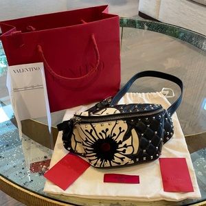 Authentic Valentino Fanny pack Waist bag Fall 2018